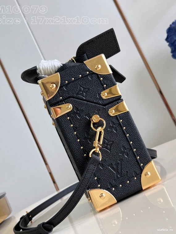 WIS VUITTON Monogram Canvas Box Camera LOUIS 0303